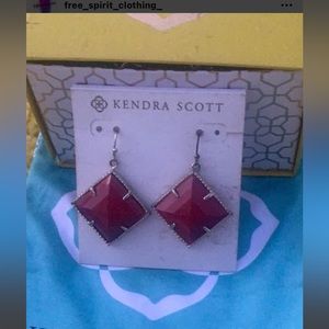 Kendra Scott earring retired